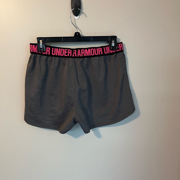 Under Armour Athletic Shorts - Picture 3 of 4